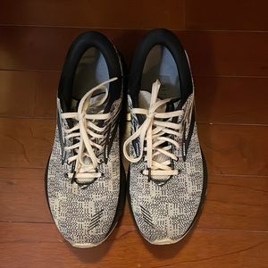 Brooks Adrenaline GTS 19 womens running shoes